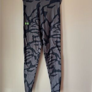 Under Armour Black and Gray Camouflage compression Leggings